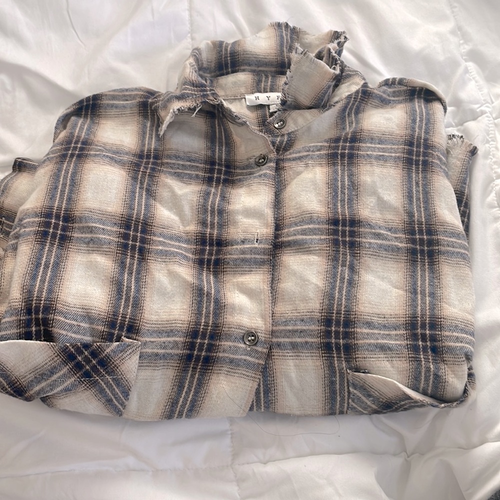 Cute cropped flannel!